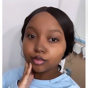 Meet your Posher, Emani